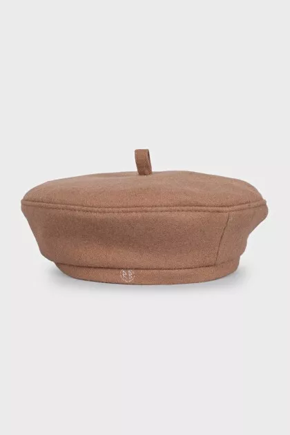 Brown beret with embroidered logo