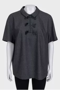 Gray blouse with short sleeves and tag
