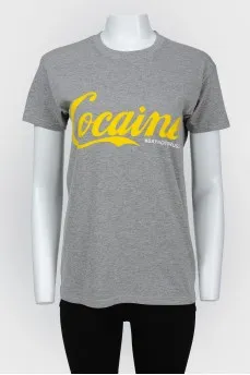 T -shirt with yellow inscription