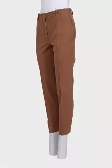 Brown cropped trousers with creases