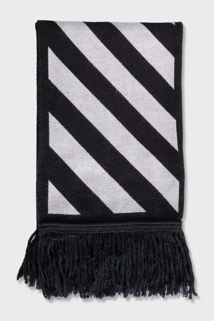 Black and white scarf with fringe