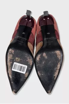 Suede ankle boots in a combination of colors