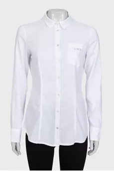 Fitted shirt decorated with rhinestones