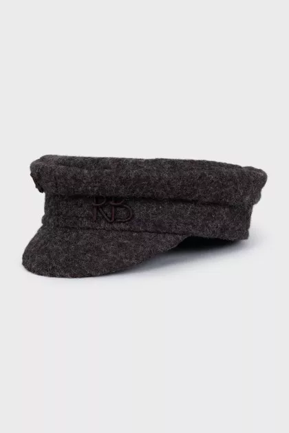 Brown cap with logo