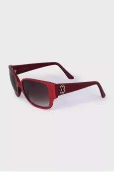 Red gradient tinted sunglasses