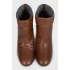 Leather ankle boots with heels and no closure