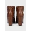 Leather ankle boots with heels and no closure