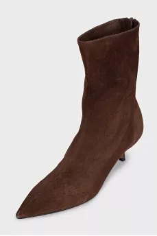 Short suede kitten heel boots