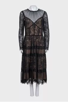 Черное макси-платье с кружевом
