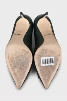 Green leather shoes with decoration