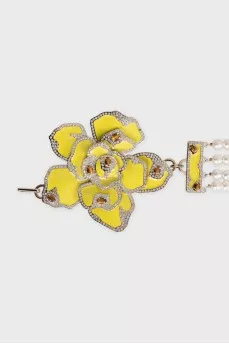 Belt with a flower buckle