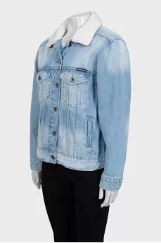 Denim jacket with a white collar