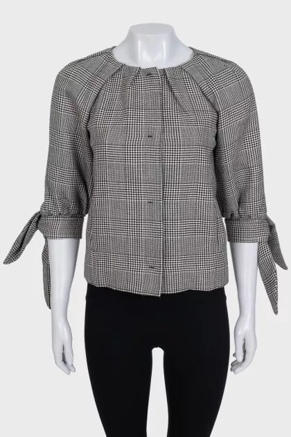 Black and white jacket with short sleeves
