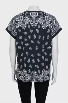 Черная футболка в принт oversize