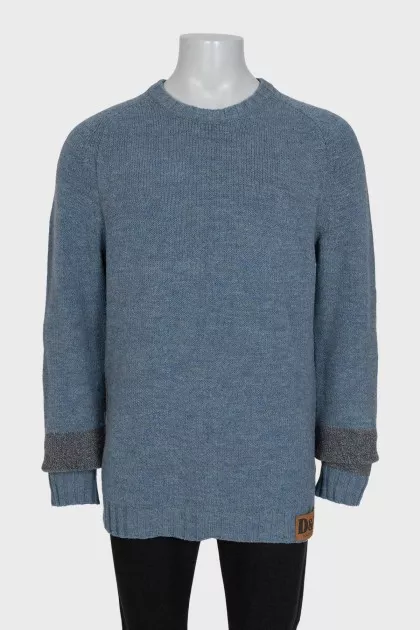 Men's light blue loose-fitting sweater