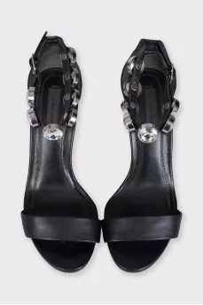 Leather sandals with decorated straps
