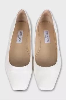 Leather ballet flats with the brand logo