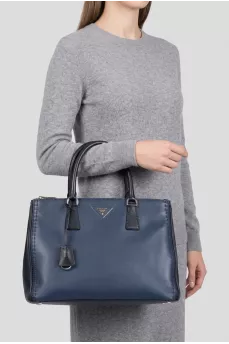 Two-tone leather tote