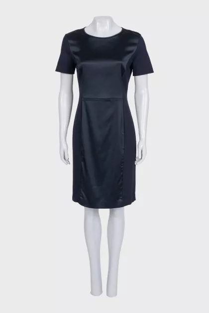 Fitted business dress with short sleeves