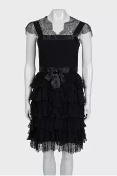Black fitted dress with lace