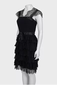 Black fitted dress with lace