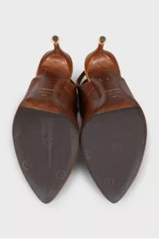 Коричневые слингбеки с золотистой фурнитурой