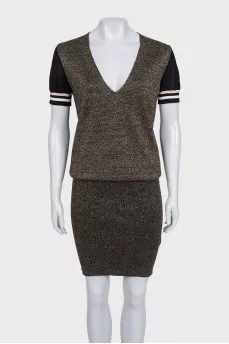 Golden dress with a fitted bottom