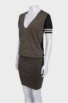 Golden dress with a fitted bottom