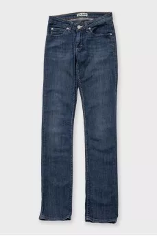 Low-rise blue jeans