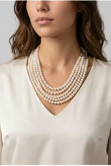 Pearl necklace with silver clasp
