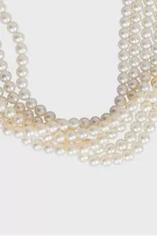 Pearl necklace with silver clasp