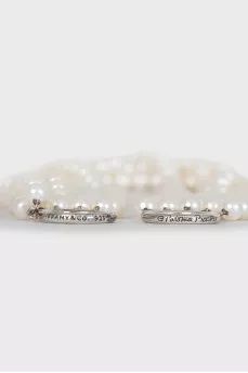 Pearl necklace with silver clasp