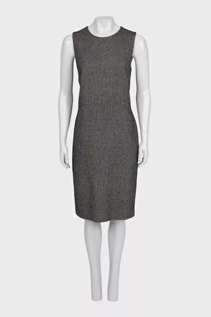 Fitted sleeveless dress with a zipper