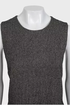 Fitted sleeveless dress with a zipper