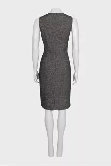 Fitted sleeveless dress with a zipper