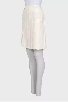 White skirt with patch pockets