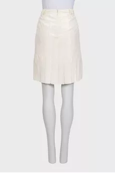 White skirt with patch pockets