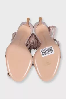 Leather sandals with fringe