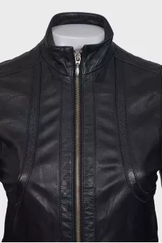 Fitted leather jacket with detachable sleeves