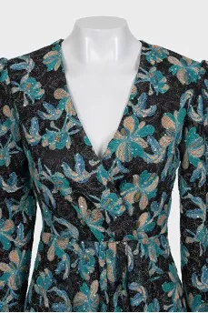 Fitted dress decorated with embroidery