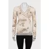 Tapered-fit pullover with a print