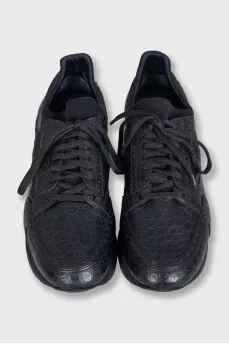 Men's black perforated sneakers