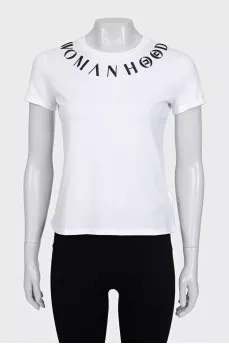 Straight T-shirt with contrasting embroidery