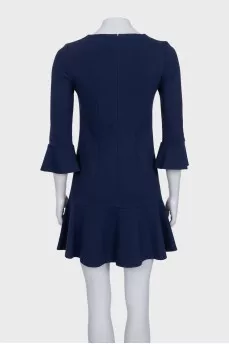 Fitted dress decorated with a frill