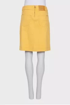 Skirt with a pleat at the front