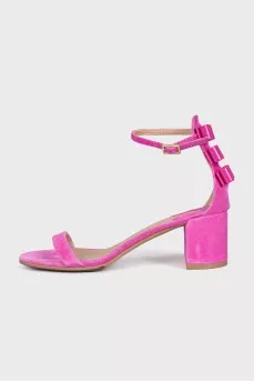 Pink suede sandals with decoration