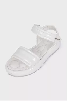 Patent leather sandals with velcro fastenings
