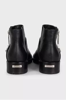 Black boots with decoration
