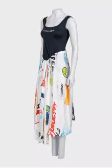 Dress with contrast pleated hem