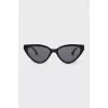 Cat-eye sunglasses with brand logo
